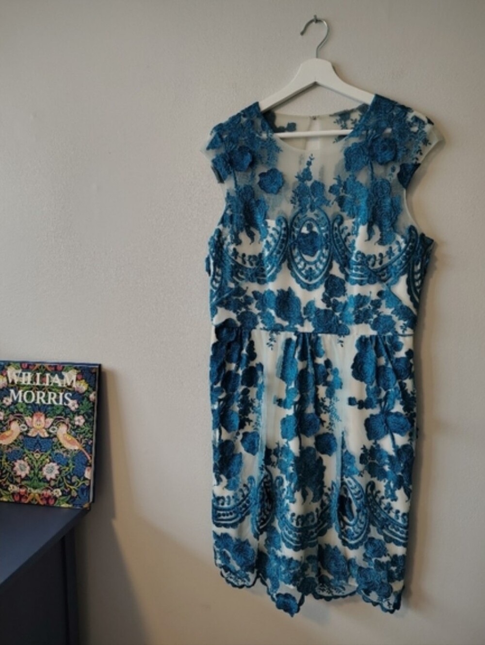 NWT Marchesa Notte Turquoise & White Mena Dress